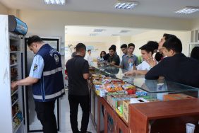 BÜYÜKŞEHİR ZABITA’DAN OKUL KANTİNLERİNDE DENETİM (16)