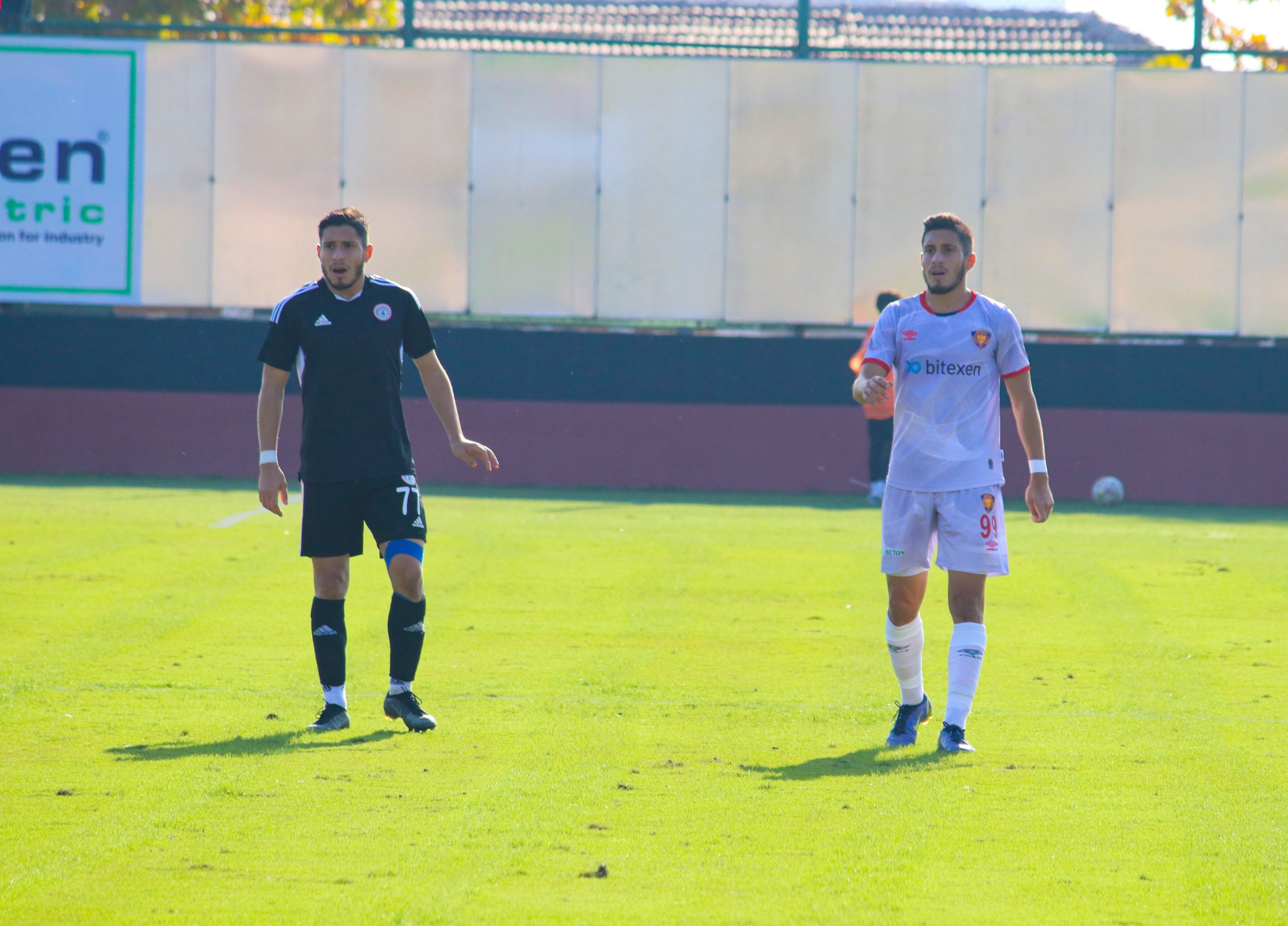 İkiz kardeşler rakip oldu (3)