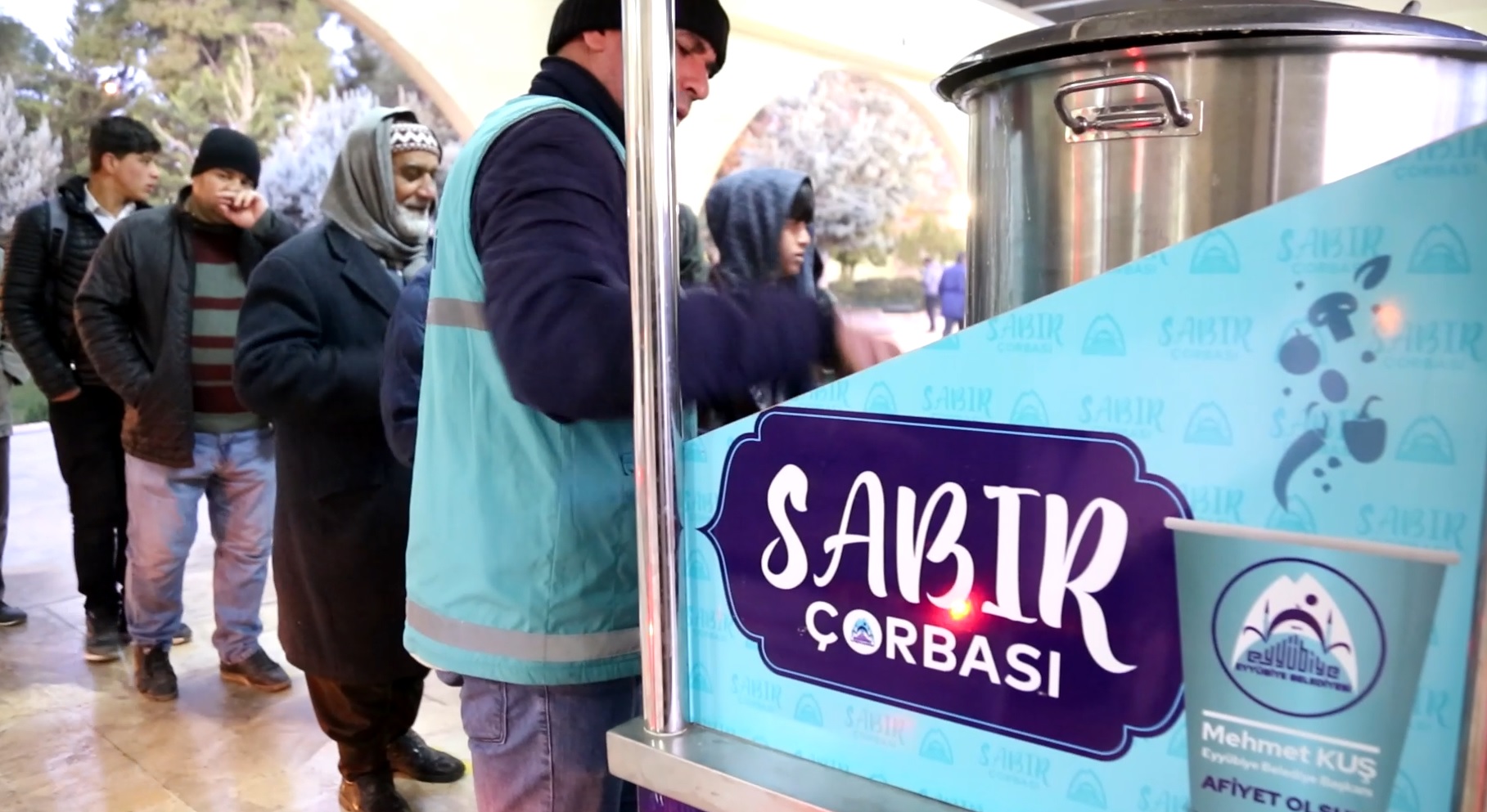 eyyubiyede-sabir-corbasi-ikrami-devam-ediyor (7)