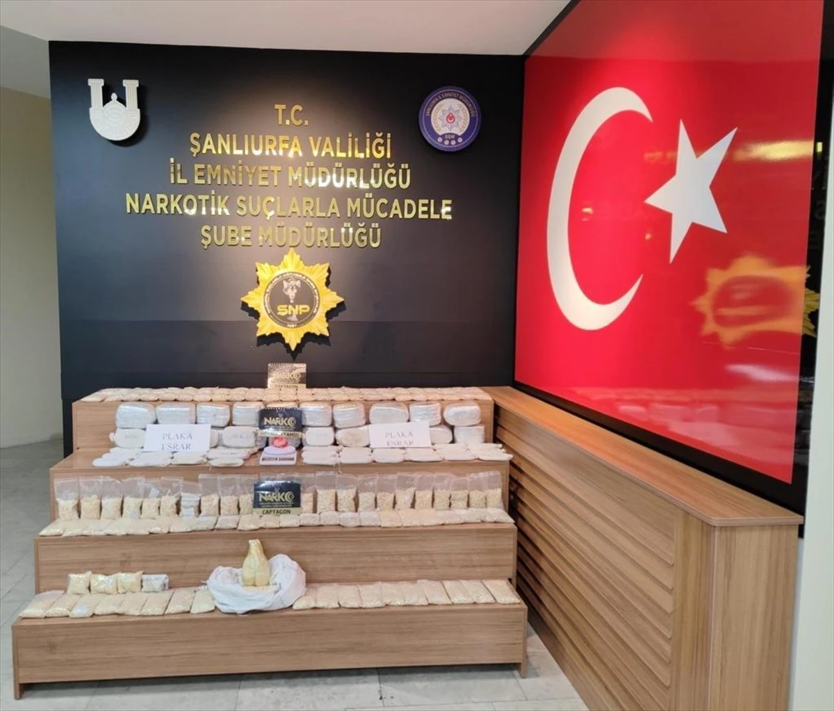 sanliurfa-da-29-kilo-650-gram-esrar-ele-gecir-16265477_amp (1)