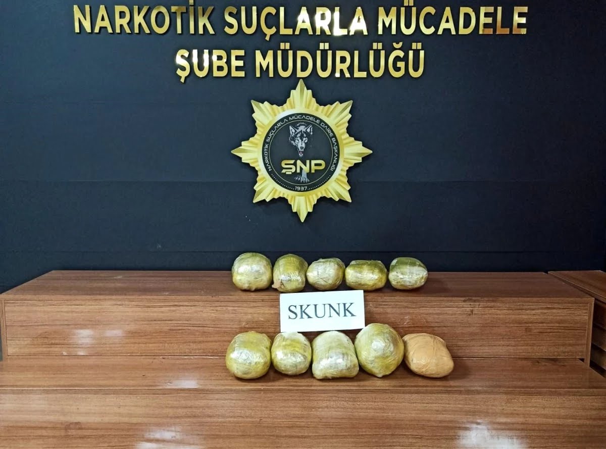 sanliurfa-da-7-kilo-sentetik-uyusturucu-ele-16283317_amp