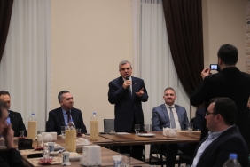 BAŞKAN BEYAZGÜL GAP YEŞİL İNOVASYON YARIŞMASI ÖNCESİ PAYDAŞLARLA BİR ARAYA GELDİ (5)