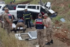 gaziantep-te-tir-ile-minibus-carpisti-8-kisi-17298894_7574_amp