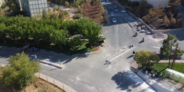 BÜYÜKŞEHİRDEN EVREN SANAYİ OTO GALERİCİLER SİTESİ KORİDORUNDA YOL DÜZENLEME ÇALIŞMASI (1)