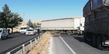 650x344-sanliurfada-tir-devrildi-1729757989870 (1)