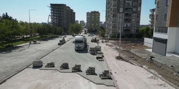 BÜYÜKŞEHİR BELEDİYESİ SİVEREK’TE ÜST YAPI ÇALIŞMALARINI SÜRDÜRÜYOR (10)