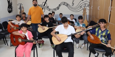 ŞANLIURFALI ÇOCUKLAR, BÜYÜKŞEHİR İLE YETENEKLERİNİ KEŞFEDİYOR (7)