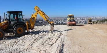 ŞANLIURFA’DA ULAŞIMI RAHATLATACAK YENİ YOL PROJELERİ HIZ KAZANDI (4)