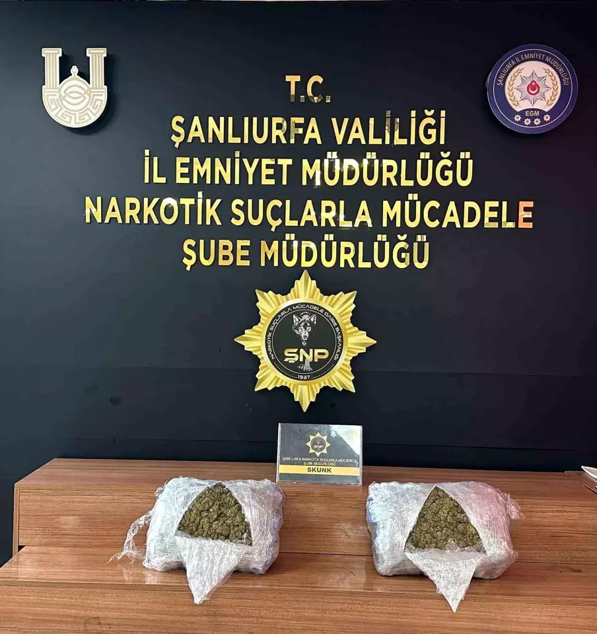 sanliurfa-da-9-kilo-uyusturucu-ele-gecirildi-18330533_amp