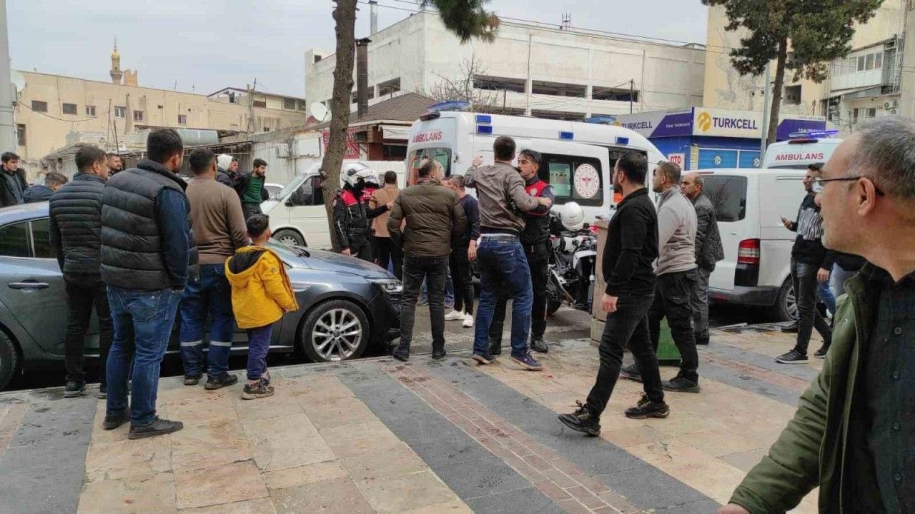 sanliurfada-komsu-esnafin-kavgasinda-kan-akti-9-yarali